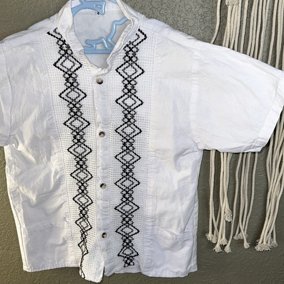 Mexican Kids guayabera - Picture 4 of 5
